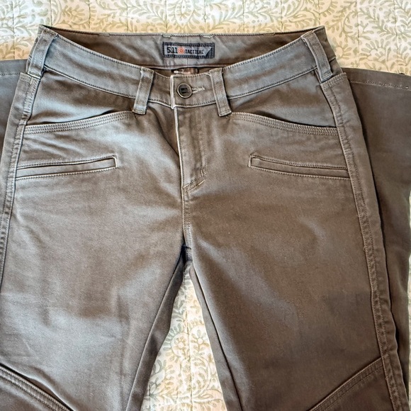 5.11 Tactical Women's Wyldcat Pants with Ankle Zippers Olive Green Size 0 (25) - Picture 4 of 7